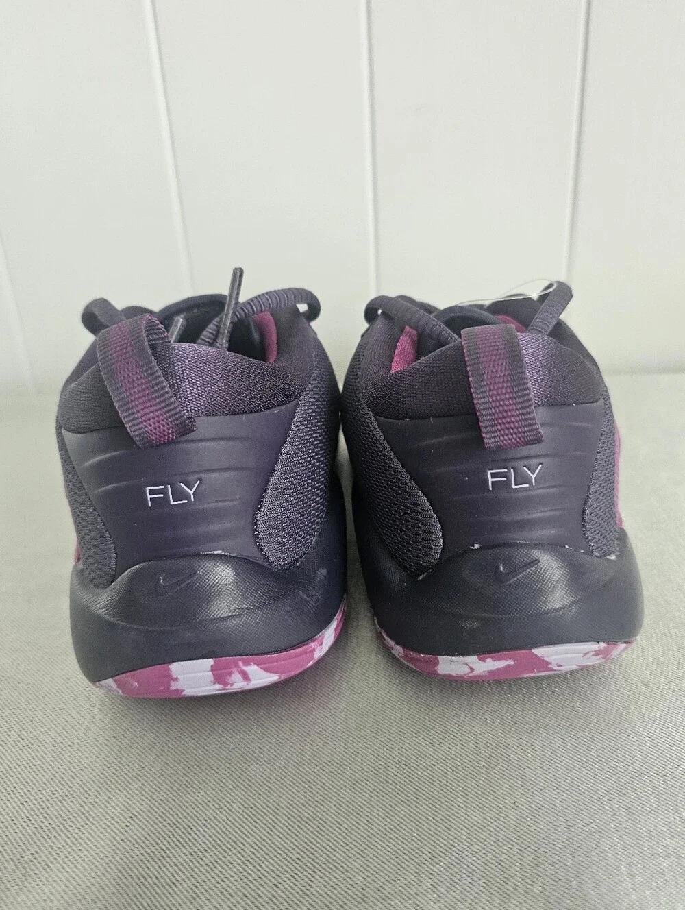 NWOB NIKE ISOfly GS Unisex Youth Basketball Shoes, Sneakers
